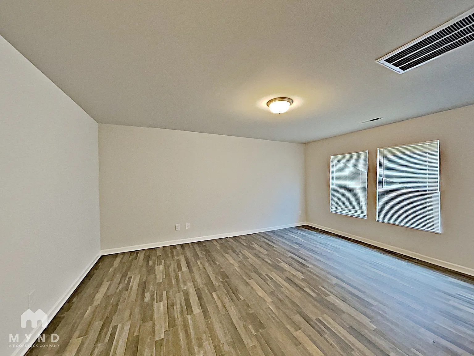 4 bed, 2.5 bath, 2009 sqft, $1,895 — Photo 3