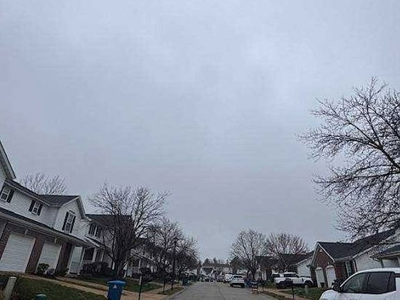Exterior Neighborhood (street photo)
