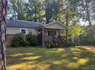 990 W Chapel Rd, Asheville, NC 28803