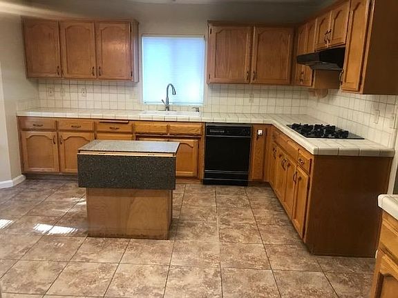 4th image of 2490 Oakbrook Dr