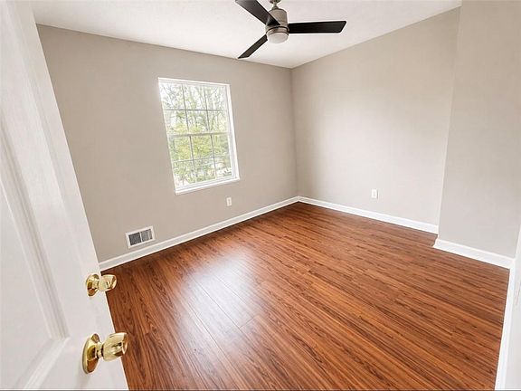 5th image of 6692 Cambridge Dr
