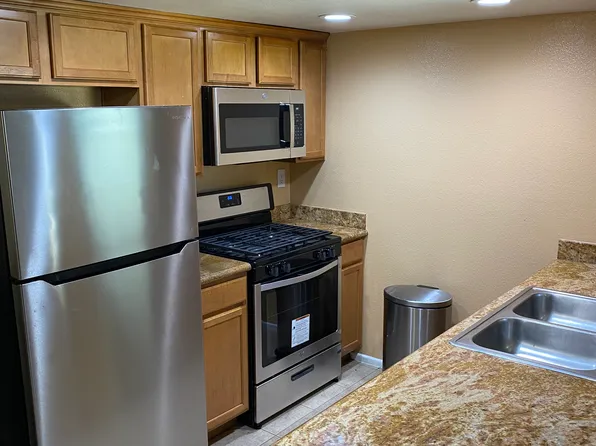 1130 W Blaine St, Riverside, CA