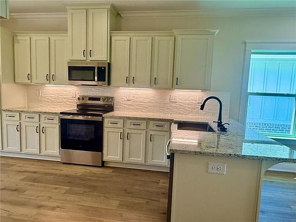 4th image of 2294 Snowden Pl