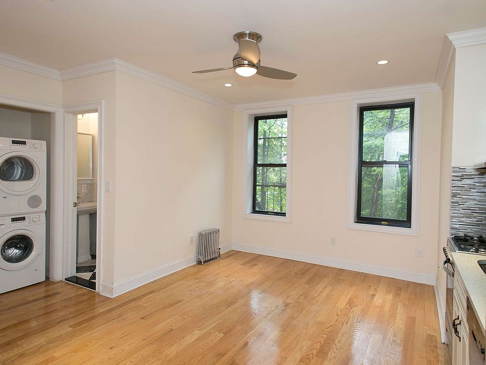 2nd image of 991 President St APT 2H