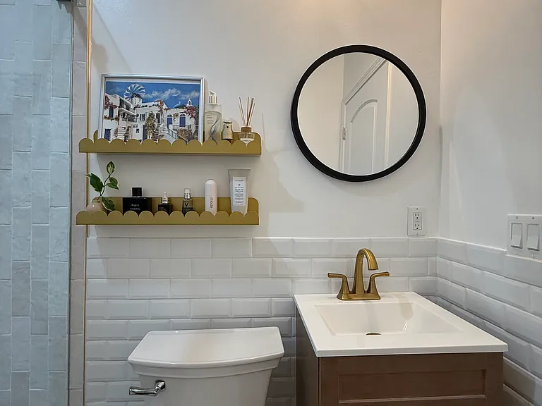 Full-size bathroom.