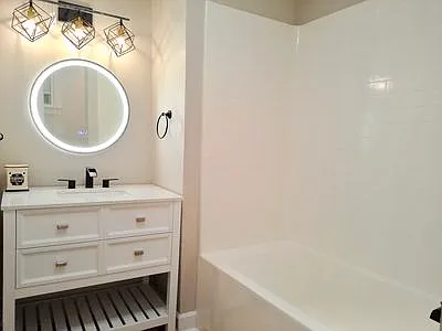 529 W Acadia Ave — Photo 8