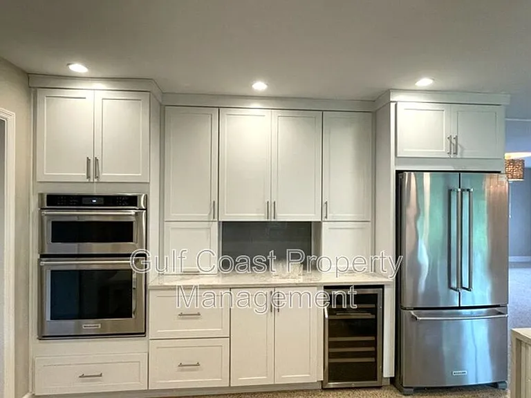 2253 Valencia Dr — Photo 13