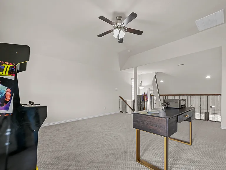 622 Newchester Dr — Photo 25