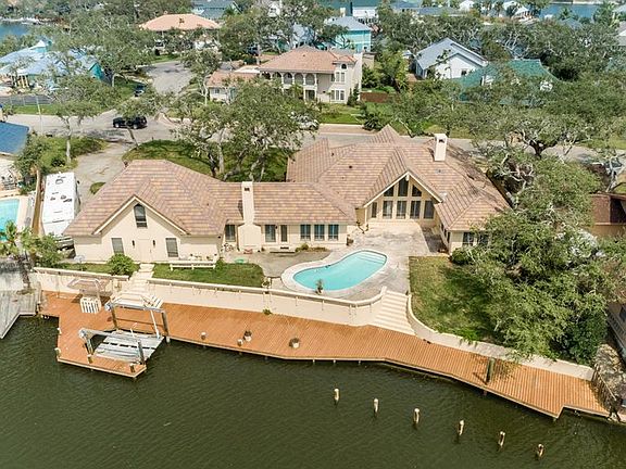 3rd image of 2305 Harbor Dr