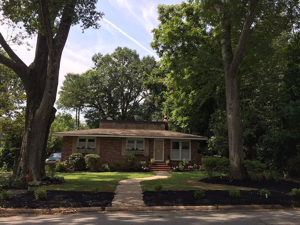 1st image of 24 E Hillcrest Dr