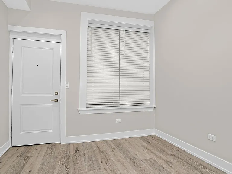4523 N Elston Ave #1R — Photo 6