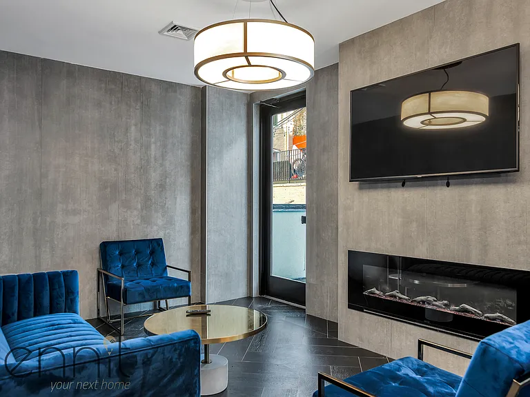 56 Ainslie St #2R — Photo 12