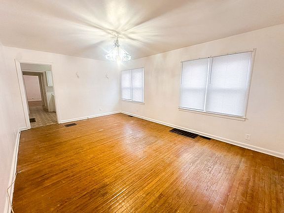 2nd image of 246-248 S Dearborn St