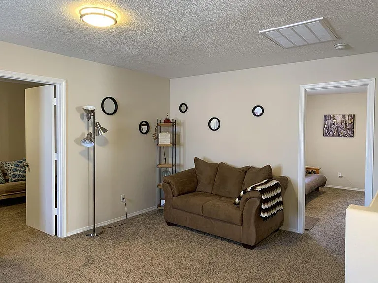 2620 Sarita Ave NW — Photo 10