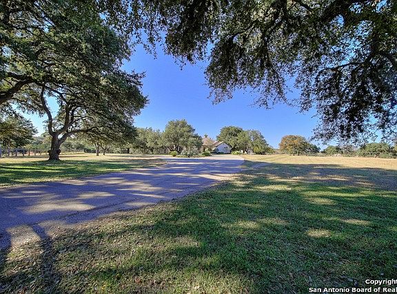 2nd image of 104 Dove Crest Dr