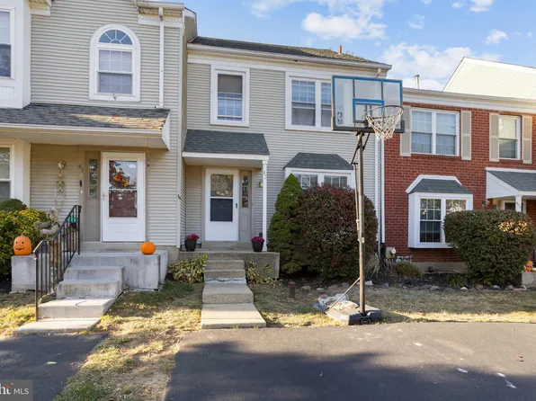 42 Victoria Dr, Aston, PA 19014