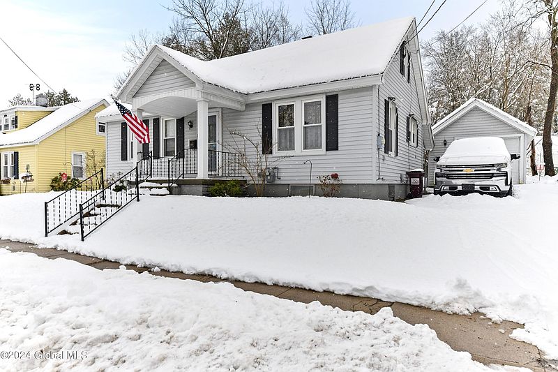 2nd image of 8 Clyde Street