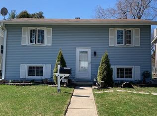 554 N California Ave, Mundelein, IL 60060