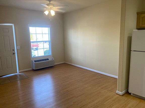4th image of 123 Center Town Dr