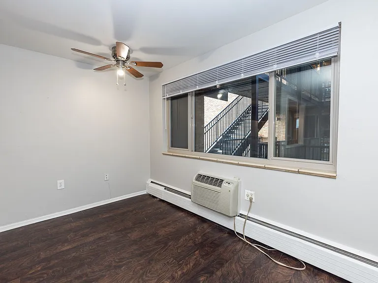 Dexter Street Apartments — Photo 8