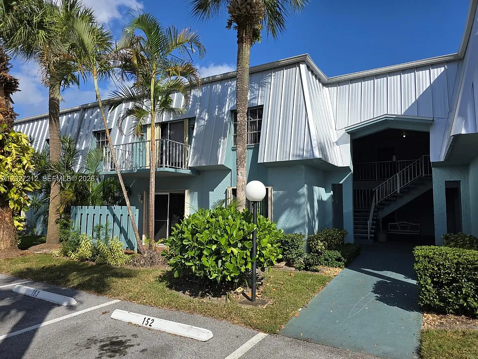 950 S Kanner Hwy #B4