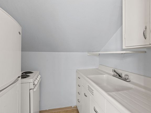 5th image of 1117 W 5th Ave #40