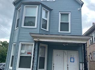 8640 S Escanaba Ave APT 1R, Chicago, IL 60617