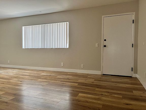 5th image of 544 E Tujunga Ave APT 105