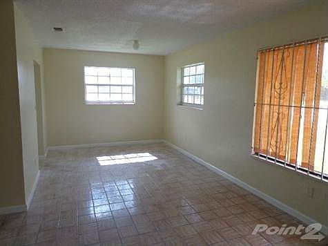 4th image of 301 NW 192nd St