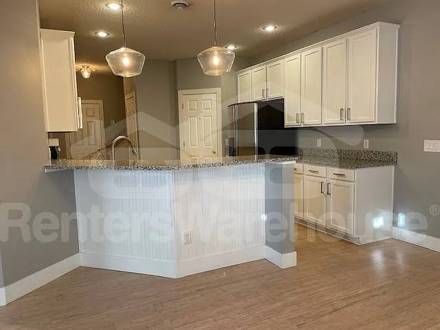 11011 Oak Grove Cir #B — Photo 3