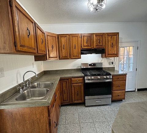 5th image of 129 N Good St