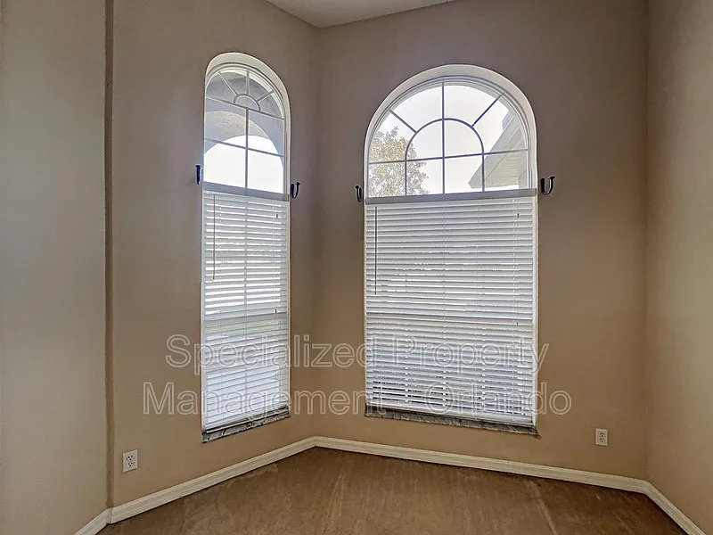 5 bed, 4.0 bath, 3390 sqft, $3,099 — Photo 2