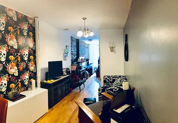 Rented by Level Group | media 7