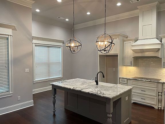 Kitchen and Breakfast area
