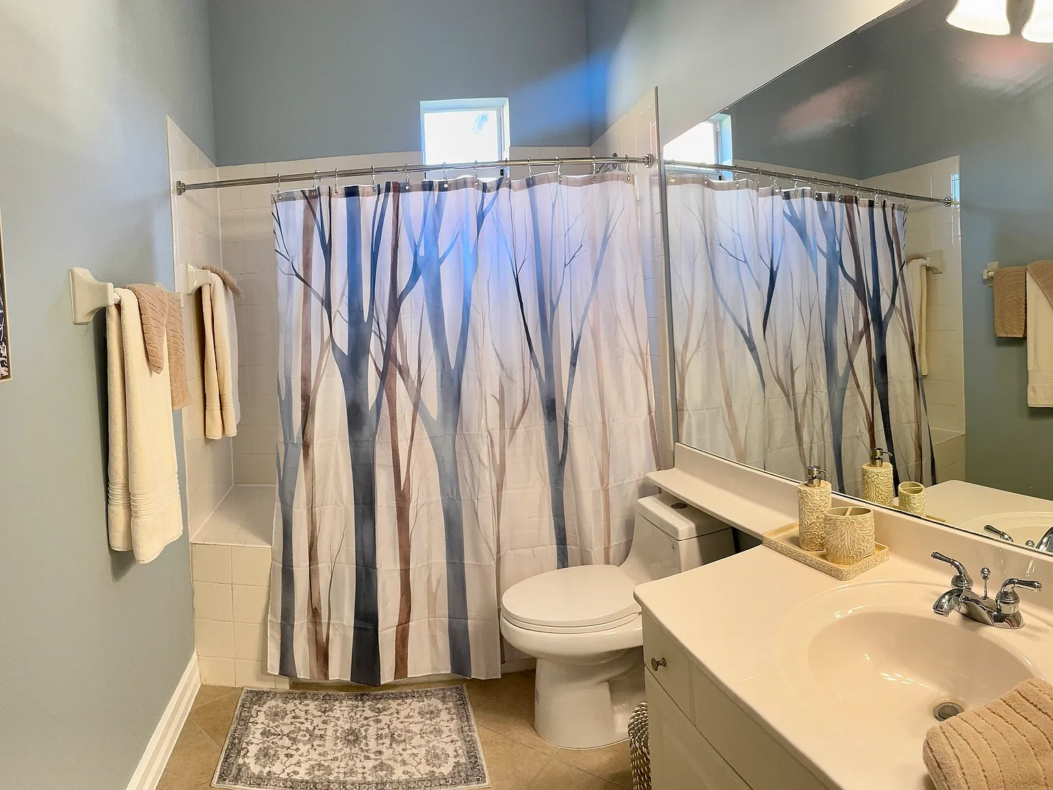 3 bed, 1742 sqft, $4,200 — Photo 4