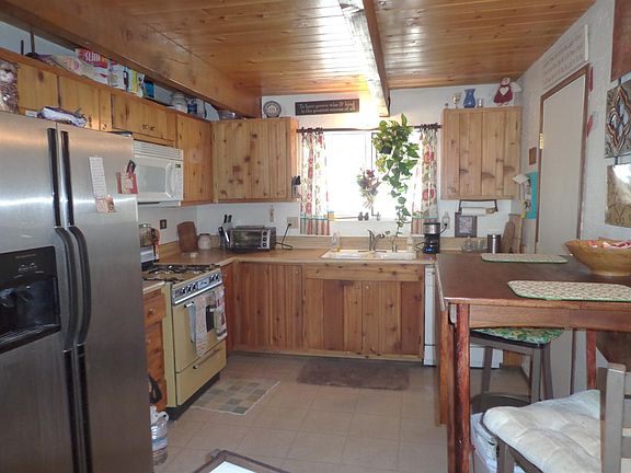 3rd image of 33397 Cedar Dr