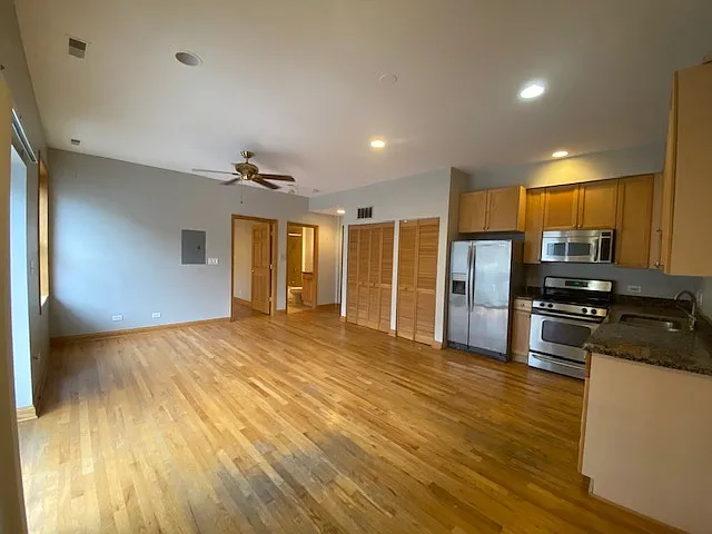 2120 W Washington Blvd #204 — Photo 4