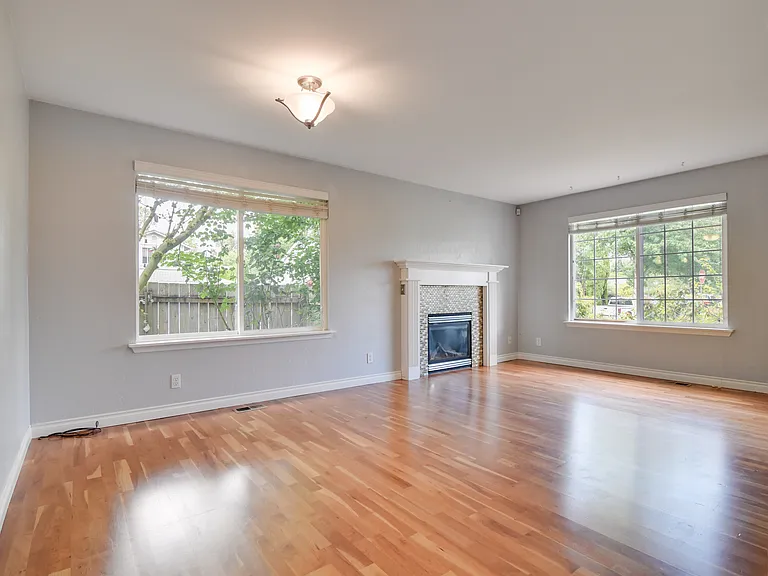 16920 Tulip Ln — Photo 5