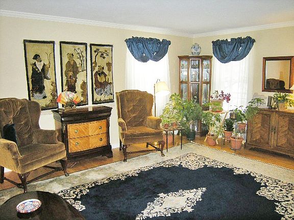 3rd image of 114 Stonecrest Dr