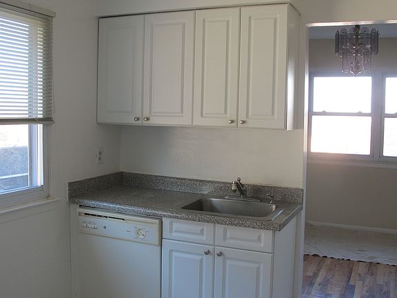 Eat In Kitchen