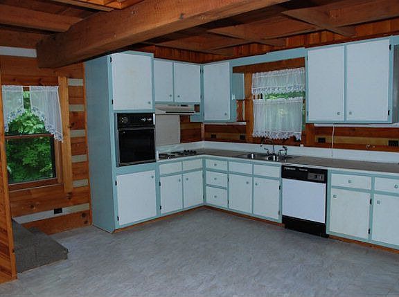 4th image of 434 Young Ln