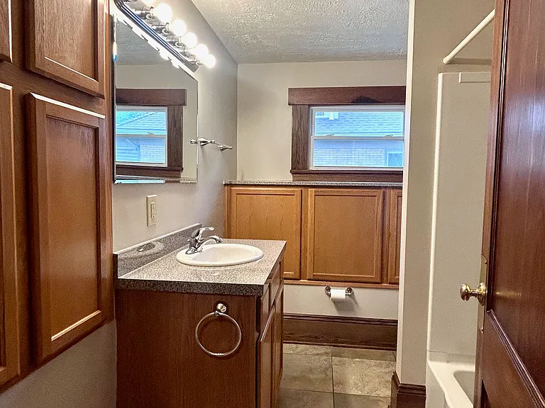 199 Beck Ave #2 — Photo 9
