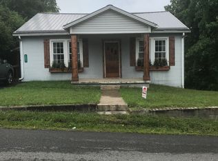 3697 Summerlee Rd, Oak Hill, WV 25901