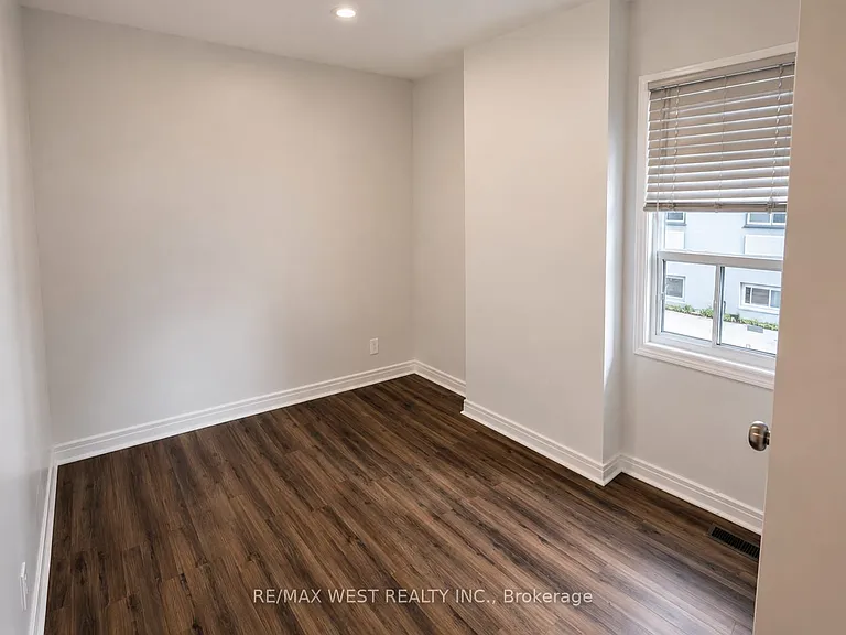 2089 Dufferin St #1 — Photo 13