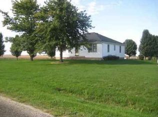 6163 Liberty Rd, Farmer City, IL 61842