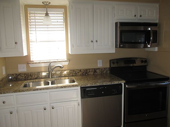 841800_Kitchen3_12062015
