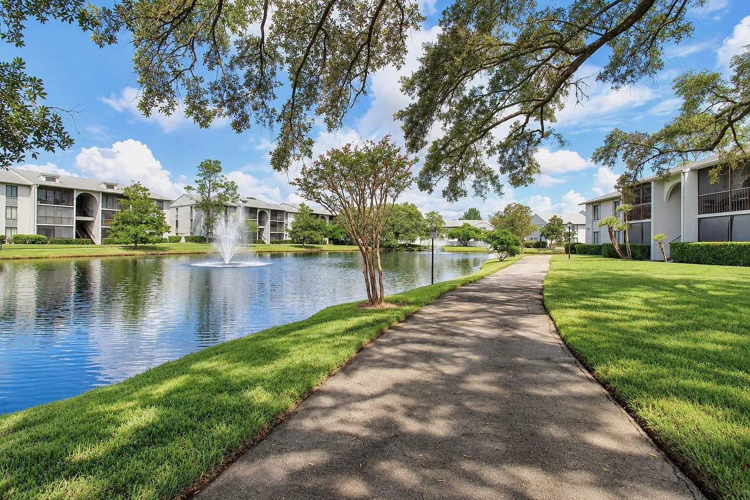 2 bed, 1025 sqft, $1,495 — Photo 4