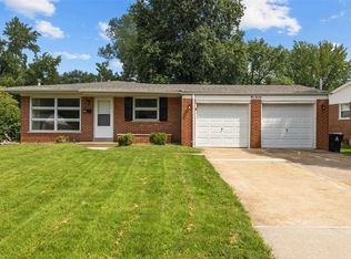 370 Saint Eugene Ln, Florissant, MO 63033