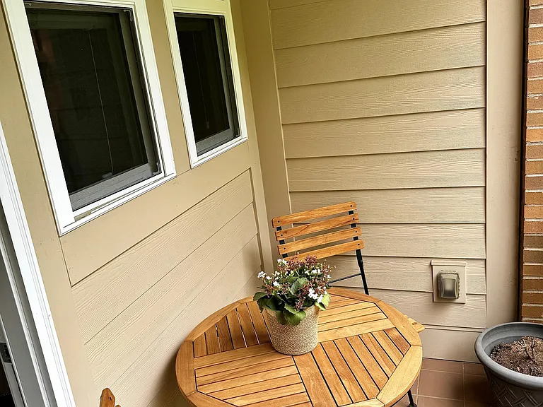 2320 Roswell Ave E — Photo 8