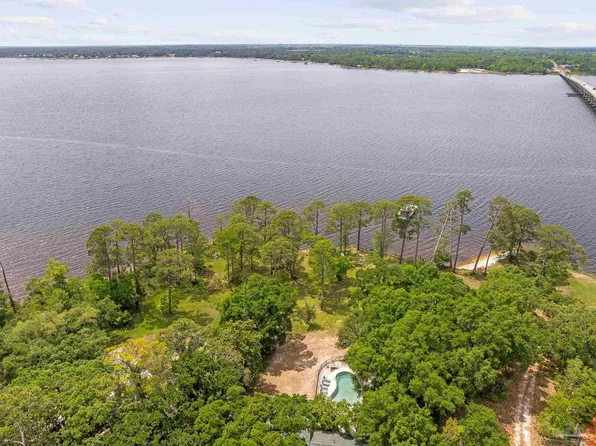1031 Paradise Ln, Pensacola, FL 32506